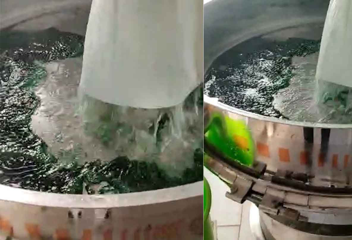 Food and pharmaceutical industry vibrating screen such as spirulina green algae