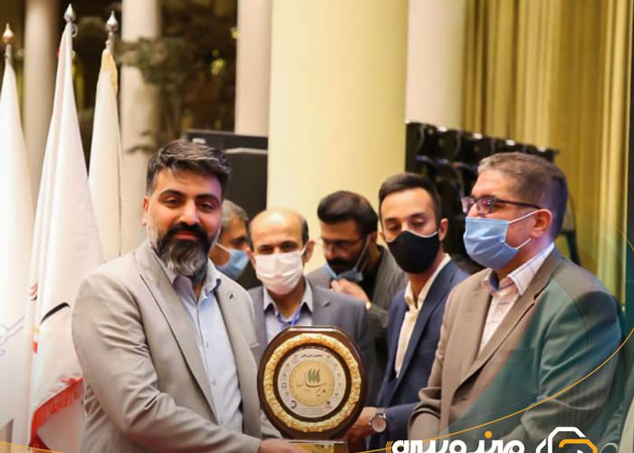 Obtaining the emblem and statue of the fifth national meeting of the director of the year under the management of Vibre sieve manufacturing company