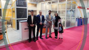 تیم صمیمی و بزرگ مهند ویبره در نمایشگاه صنعت تهران