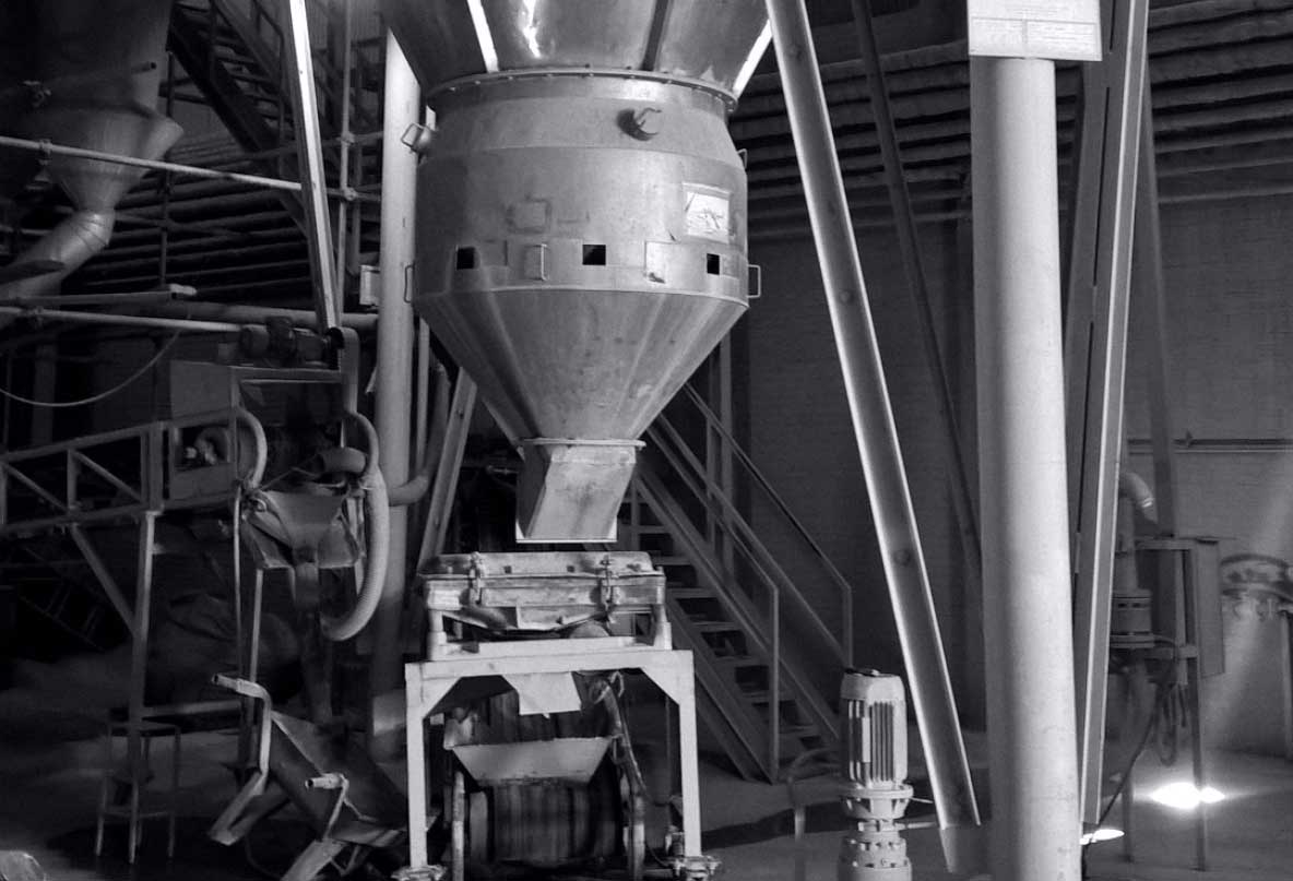 الک ویبره مستطیلی نصب شده در کارخانه برای جداسازی ذرات درشت دوغاب