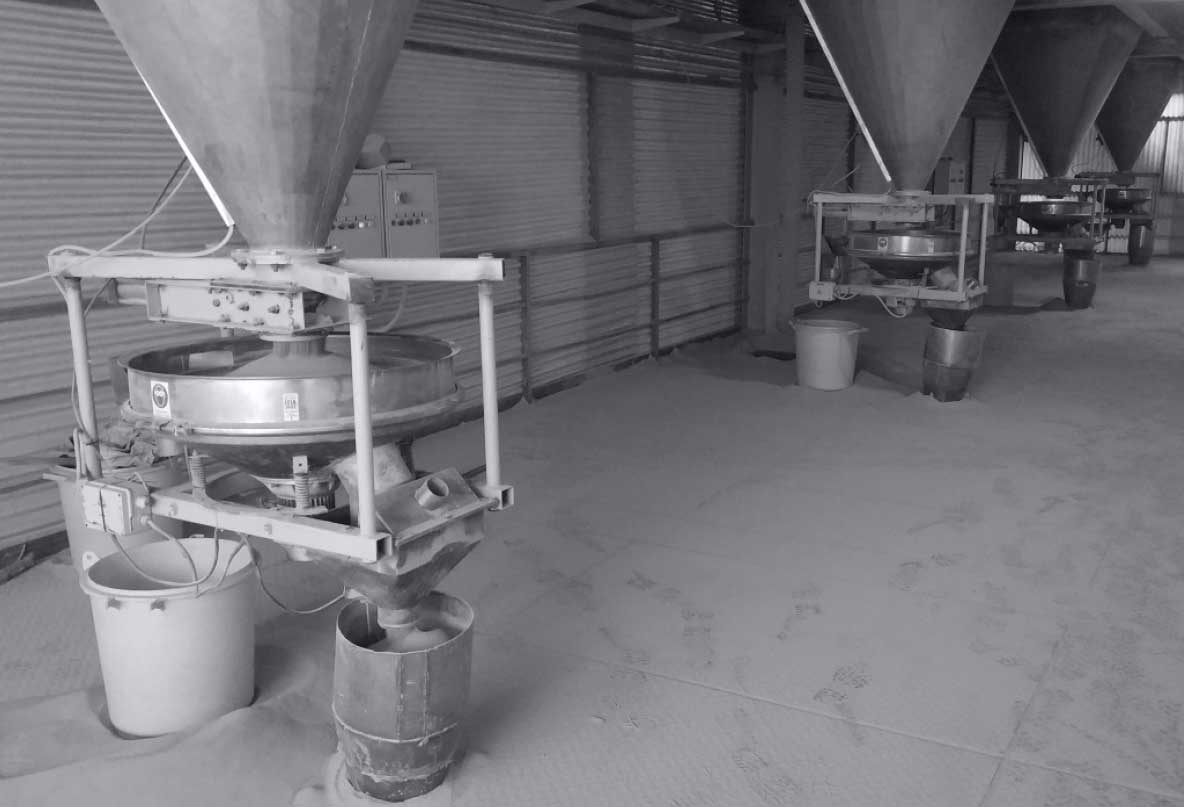 الک های هوپر نصب شده در کارخانه کاشی و سرامیک